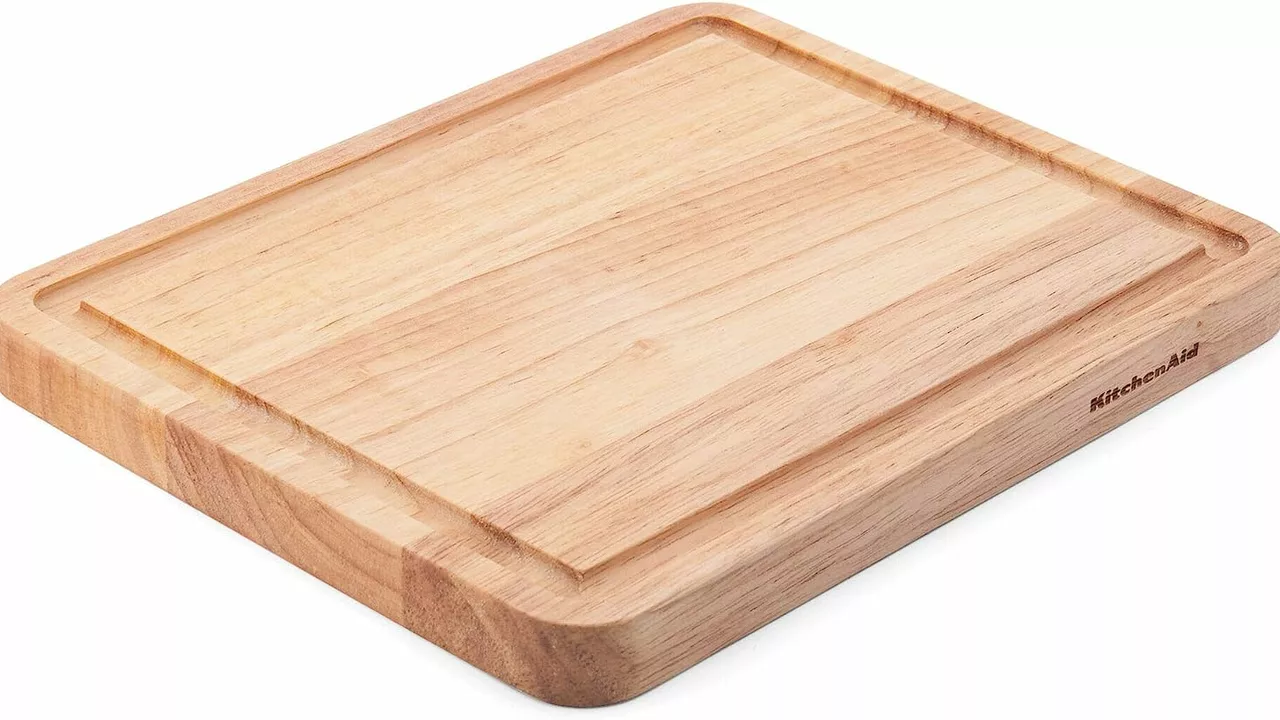 Is rubberwood good as a chopping board?